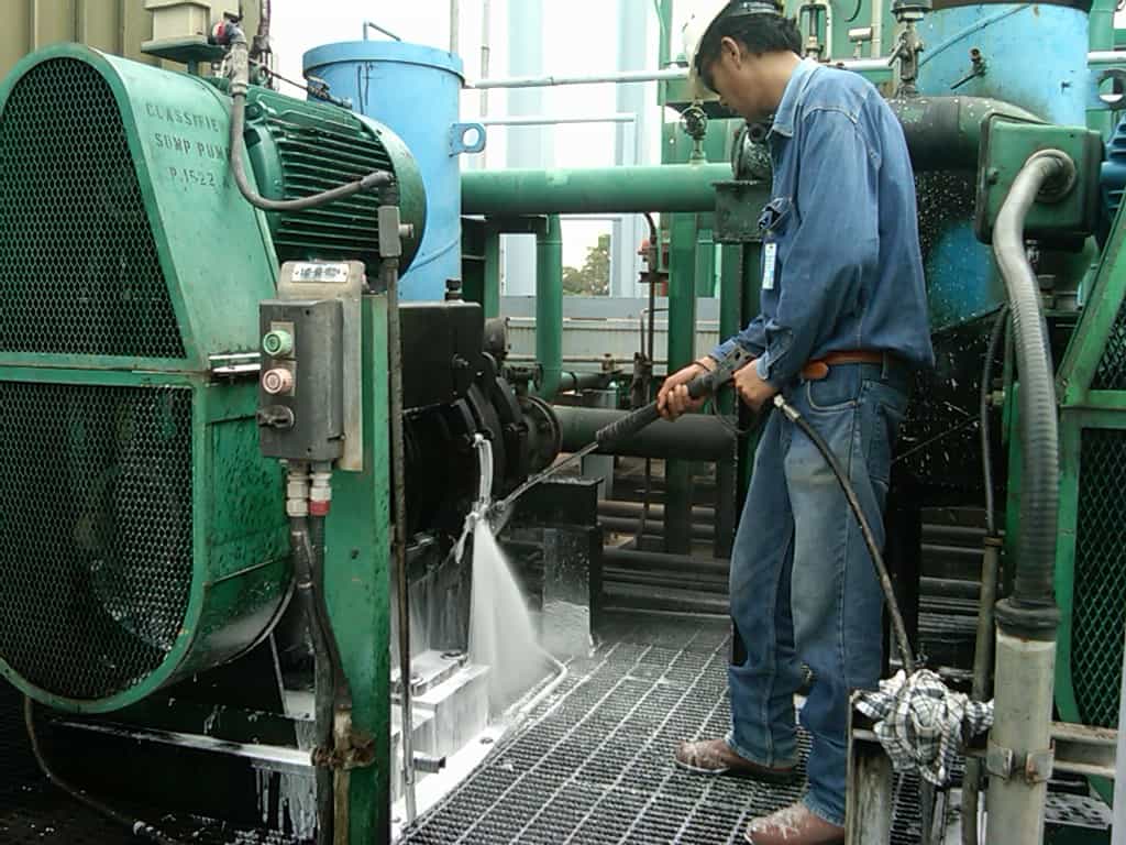 Сп 2000 водоснабжения. S P 2000 Мульчар. Gutter Oil in 2000s.