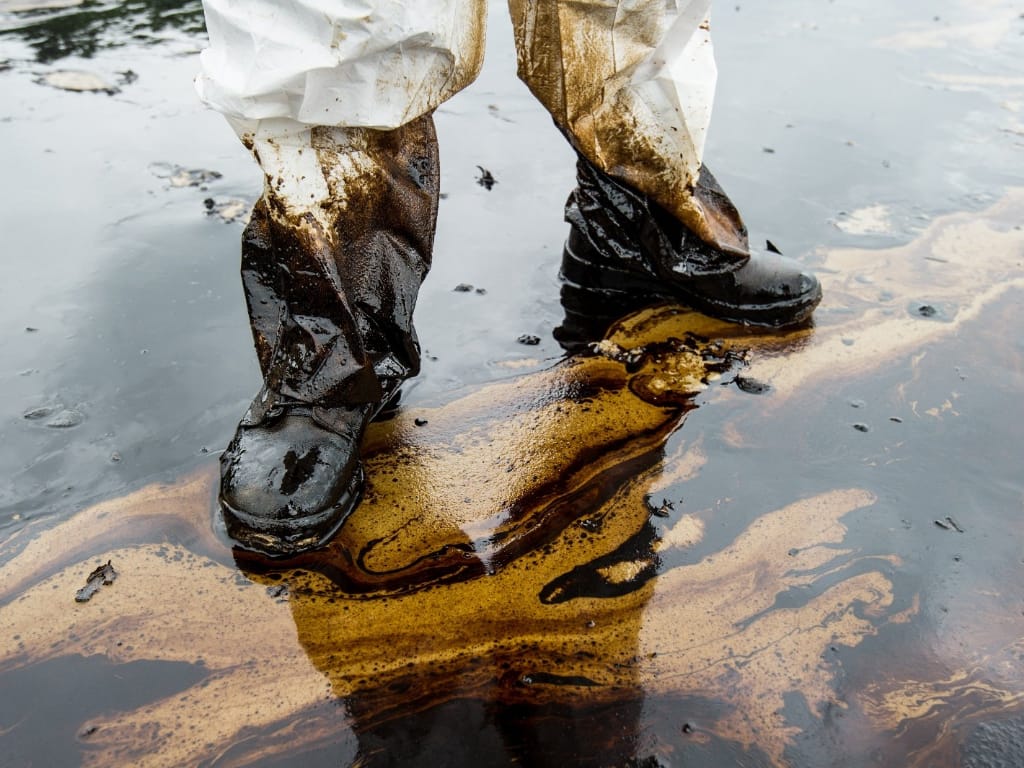 10 Effective Methods for Oil Spill Cleaning: A Comprehensive Guide -  AQUAQUICK 2000 - Oil Spill Dispersant - Global Manufacturer